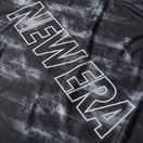 スリーブレス テックTシャツ タイダイ Allover Wordmark Logo ブラック | パフォーマンスアパレル | NEW ERA ニューエラ公式オンラインストア