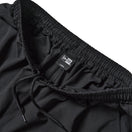 ライトウィンド ショートパンツ ビッグフラッグロゴ ブラック | パフォーマンスアパレル | NEW ERA ニューエラ公式オンラインストア