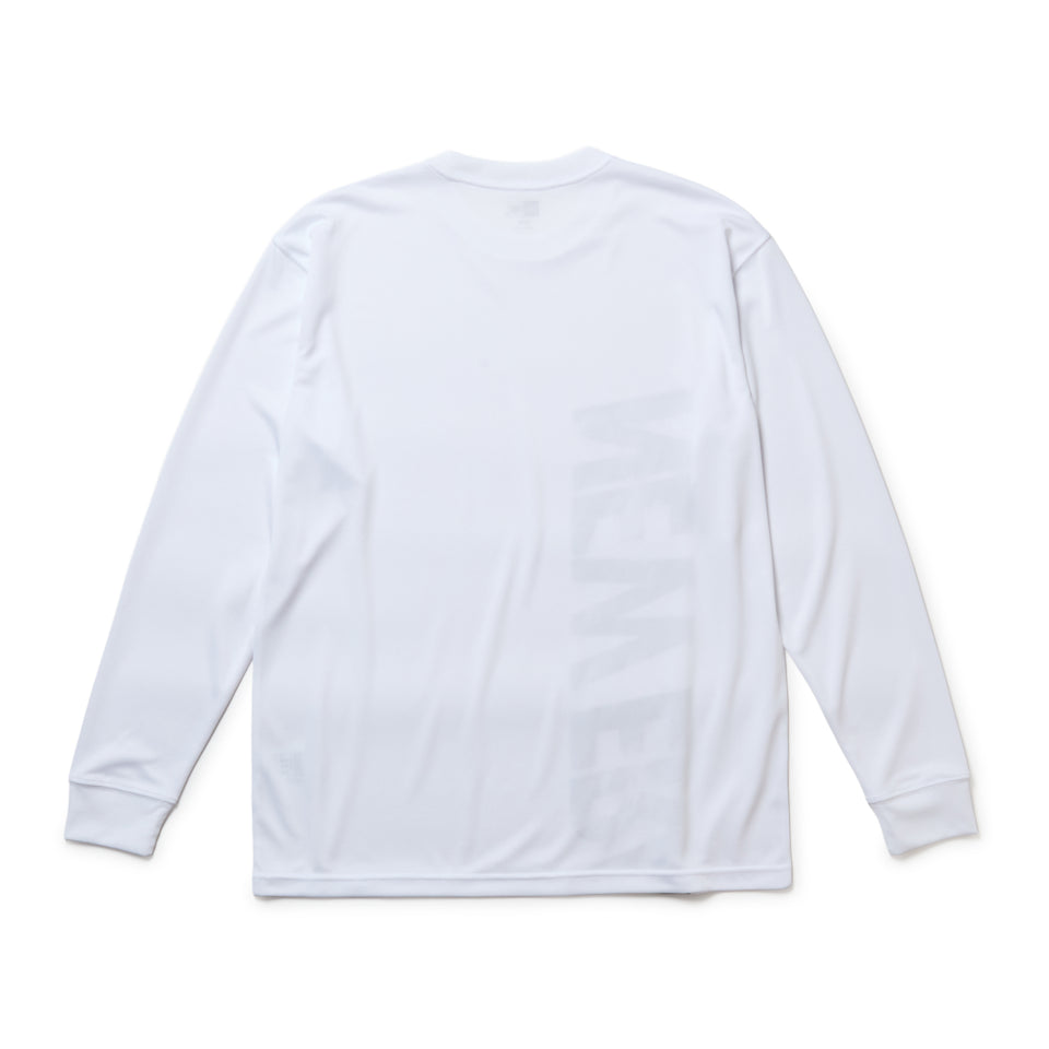 長袖 テック Tシャツ バーティカルロゴ ホワイト｜パフォーマンスアパレル | NEW ERA ニューエラ公式オンラインストア