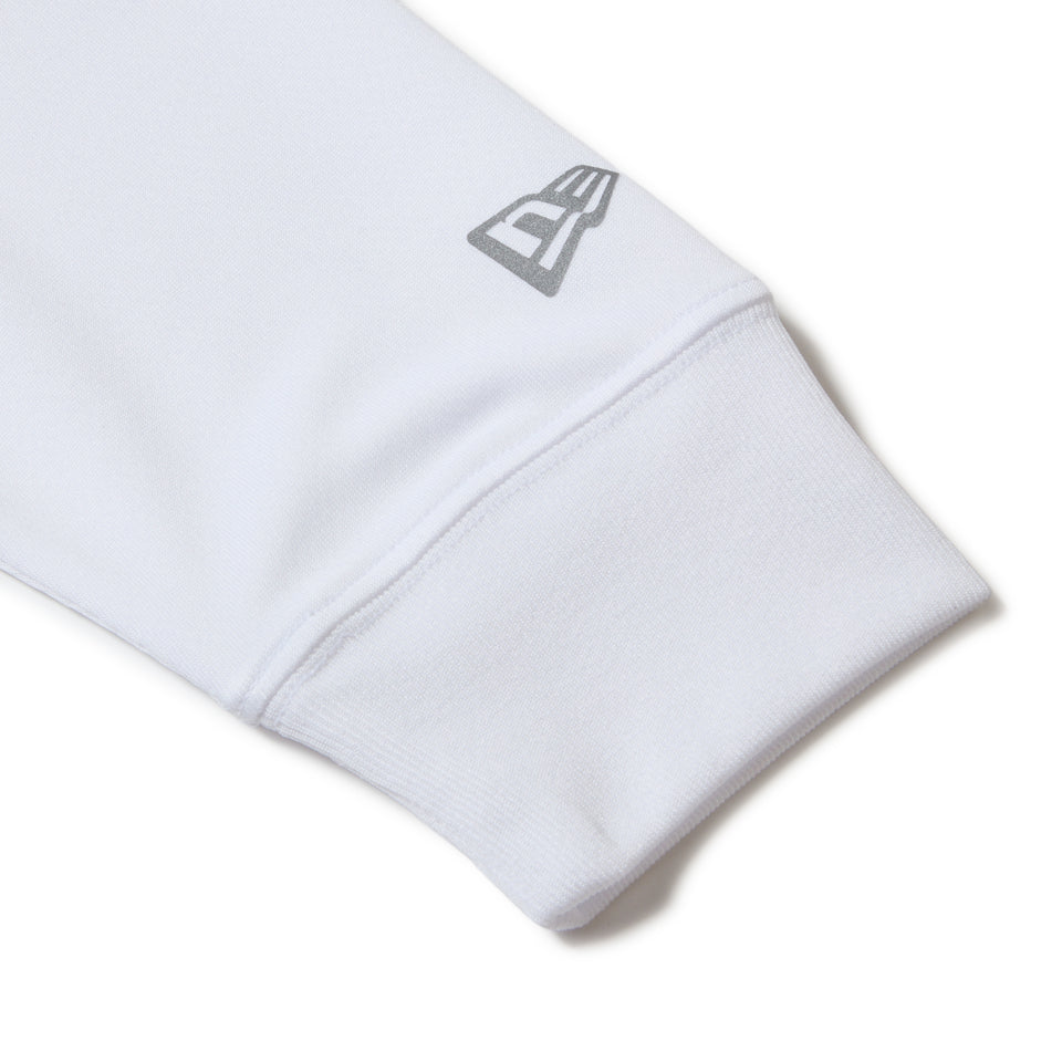 長袖 テック Tシャツ バーティカルロゴ ホワイト｜パフォーマンスアパレル | NEW ERA ニューエラ公式オンラインストア