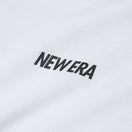 長袖 オーバーサイズド パフォーマンス Tシャツ Overlap Logo ホワイト｜パフォーマンスアパレル | NEW ERA ニューエラ公式オンラインストア