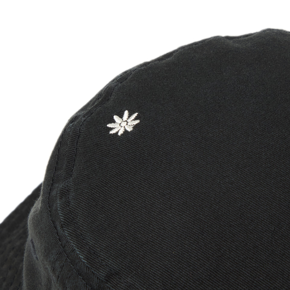 バケット01 Flower Embroidery ブラック | NEW ERA ニューエラ公式オンラインストア