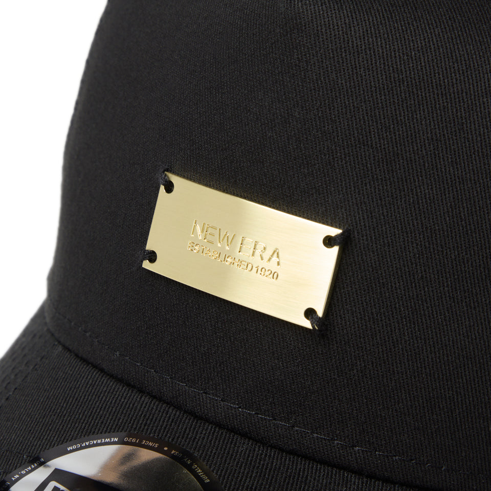 9FORTY A-Frame トラッカー Metal Plate メタルプレート  ブラック / メタリックゴールド  | NEW ERA ニューエラ公式オンラインストア