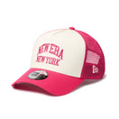 9FORTY A-Frame トラッカー College Logo クロームホワイト/ピンクレモネード/ブライトローズ | NEW ERA ニューエラ公式オンラインストア