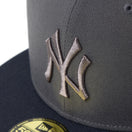 59FIFTY Tonal Logo ニューヨーク・ヤンキース ダークグラファイト/ネイビー | NEW ERA ニューエラ公式オンラインストア