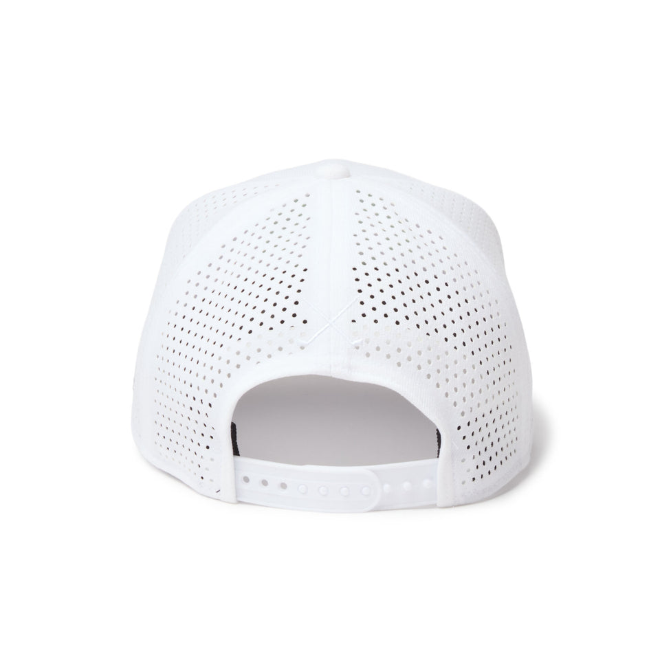 9SEVENTY ストレッチスナップ Laser Perforated ホワイト｜ゴルフ | NEW ERA ニューエラ公式オンラインストア