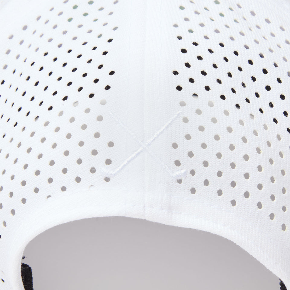 9SEVENTY ストレッチスナップ Laser Perforated ホワイト｜ゴルフ | NEW ERA ニューエラ公式オンラインストア