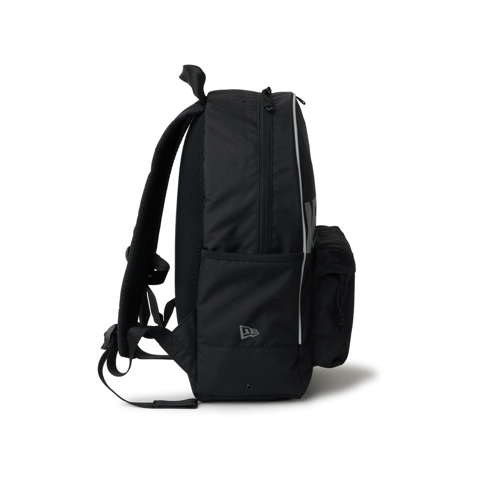 キッズ Youth ライトパック 18L NEW ERAロゴ ブラック  リフレクトシルバー | NEW ERA ニューエラ公式オンラインストア