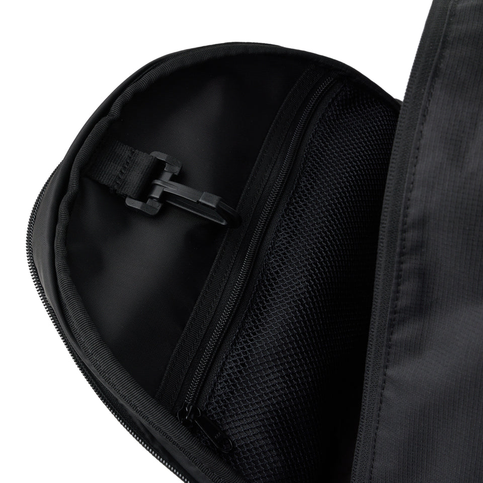 キッズ Youth ライトパック 18L NEW ERAロゴ ブラック  リフレクトシルバー | NEW ERA ニューエラ公式オンラインストア