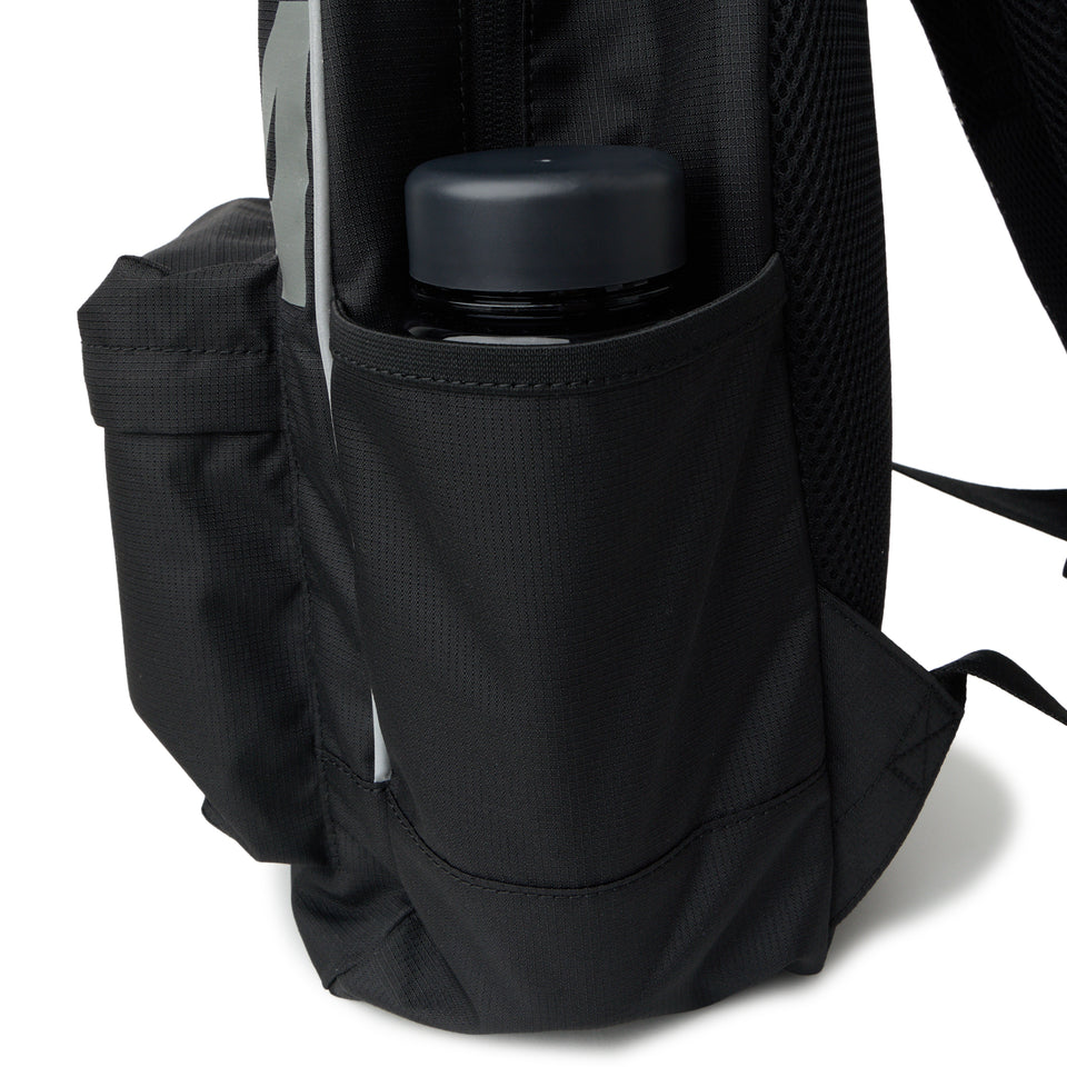 キッズ Youth ライトパック 18L NEW ERAロゴ ブラック  リフレクトシルバー | NEW ERA ニューエラ公式オンラインストア