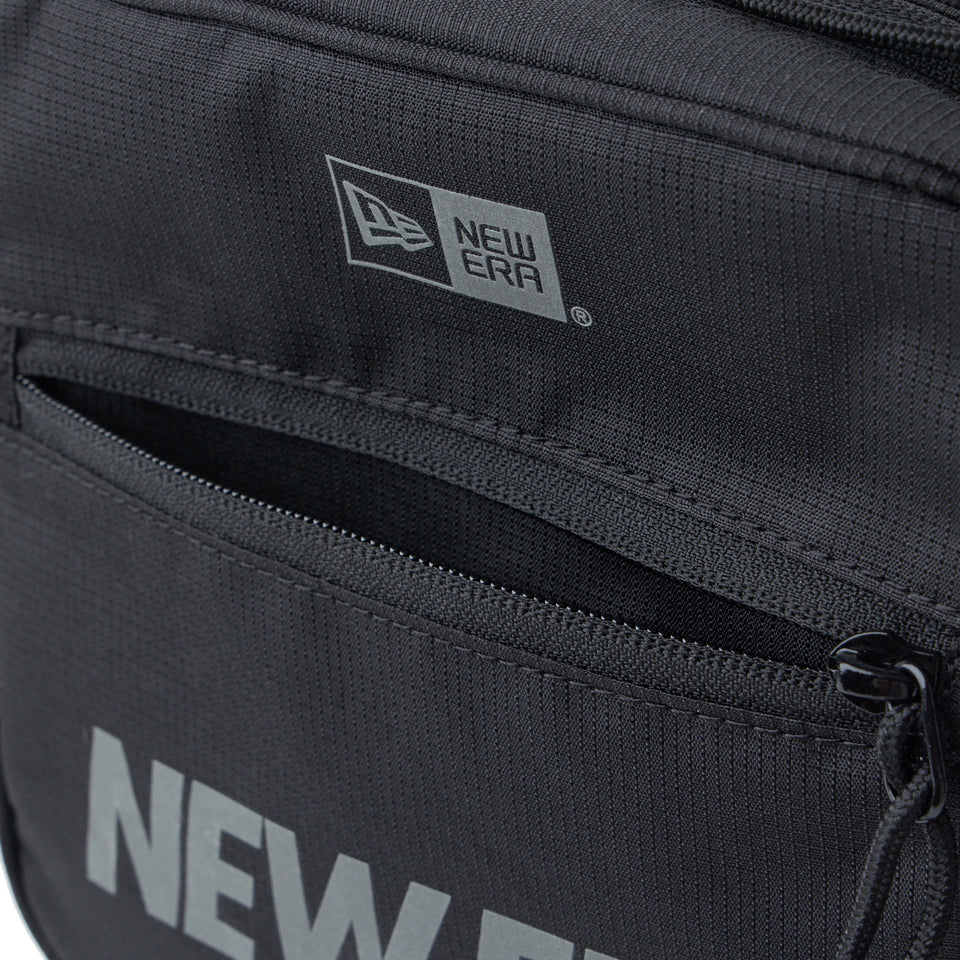 スクエア ショルダーポーチ 1.5L NEW ERAロゴ ブラック | NEW ERA ニューエラ公式オンラインストア