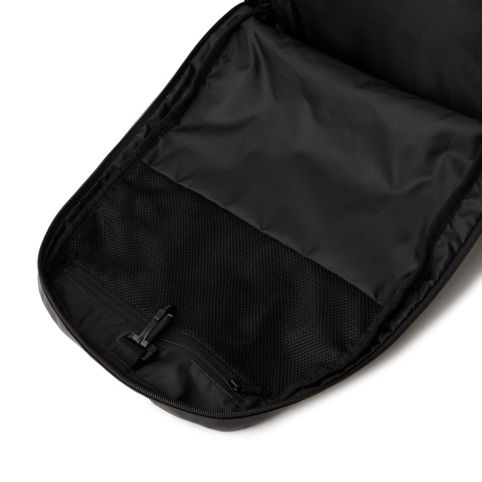 スマートパック 02 28L シンセティックレザー ブラック | NEW ERA ニューエラ公式オンラインストア