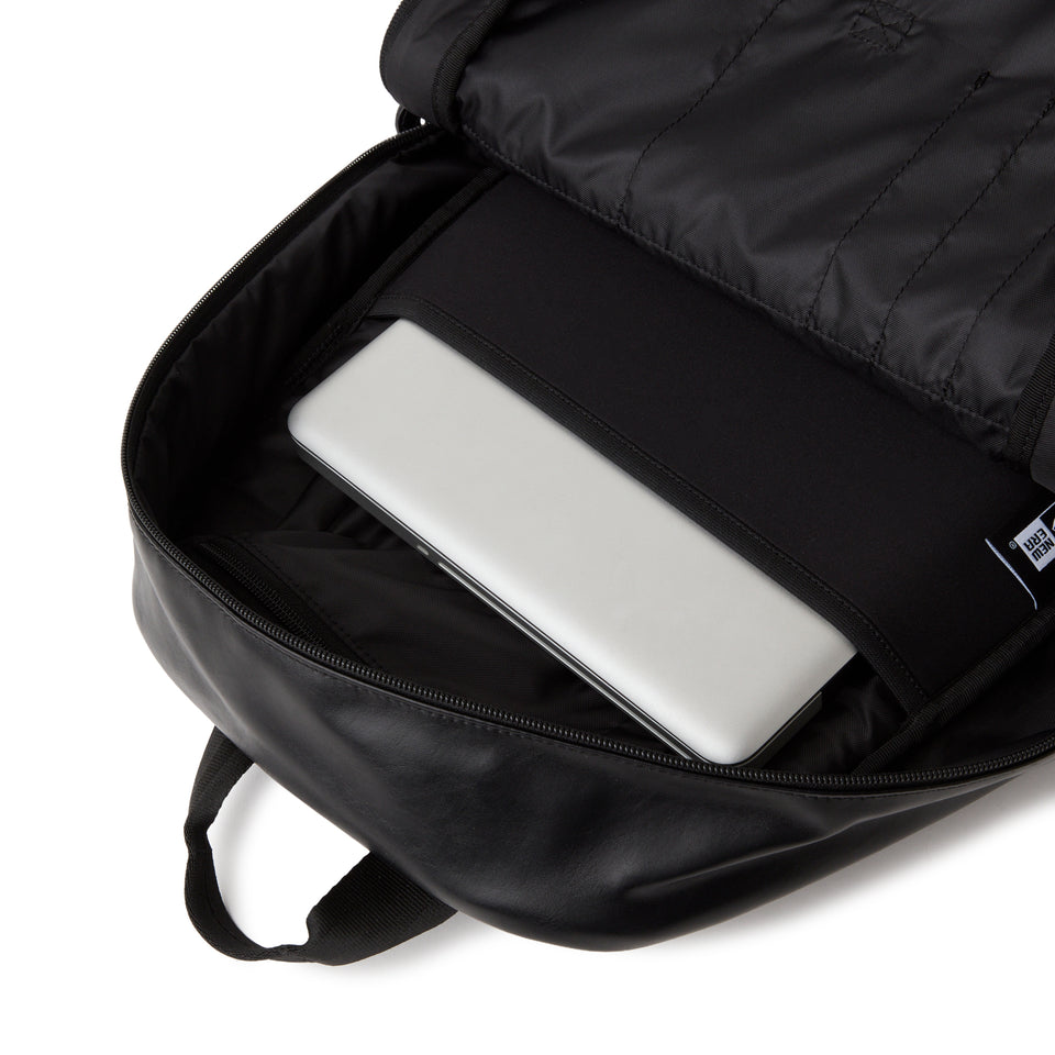 スマートパック 02 28L シンセティックレザー ブラック | NEW ERA ニューエラ公式オンラインストア