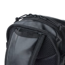 スリングボディバッグ 12L シンセティックレザー ブラック | NEW ERA ニューエラ公式オンラインストア