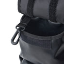 スリングボディバッグ 12L シンセティックレザー ブラック | NEW ERA ニューエラ公式オンラインストア