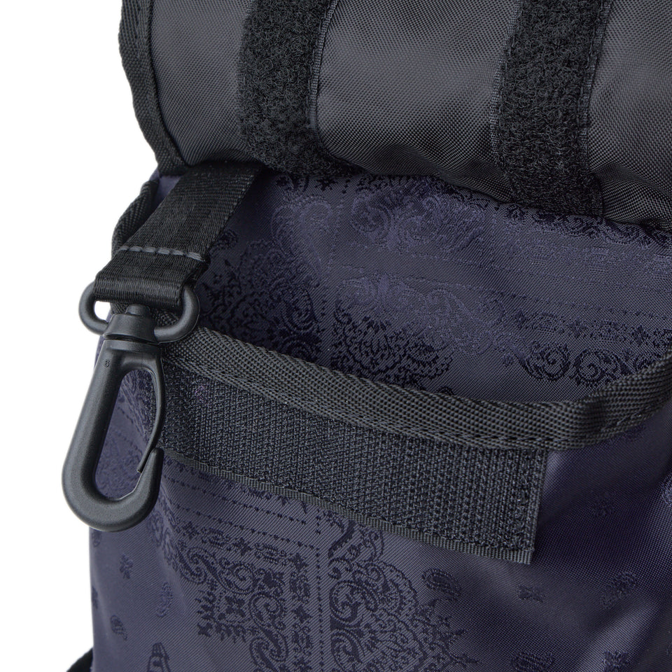 スリングボディバッグ 12L ネイビーペイズリー | ニューエラオンライン