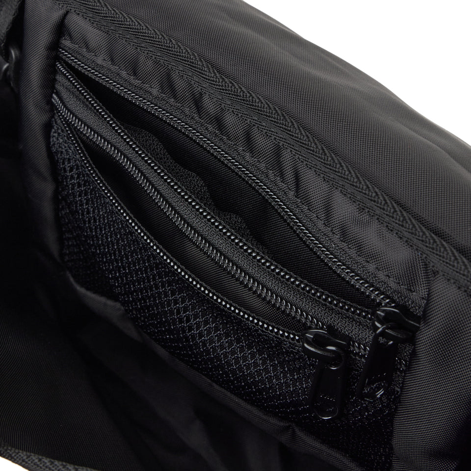 ショルダーバッグ ミニ 3.5L ブラックTPU | NEW ERA ニューエラ公式オンラインストア