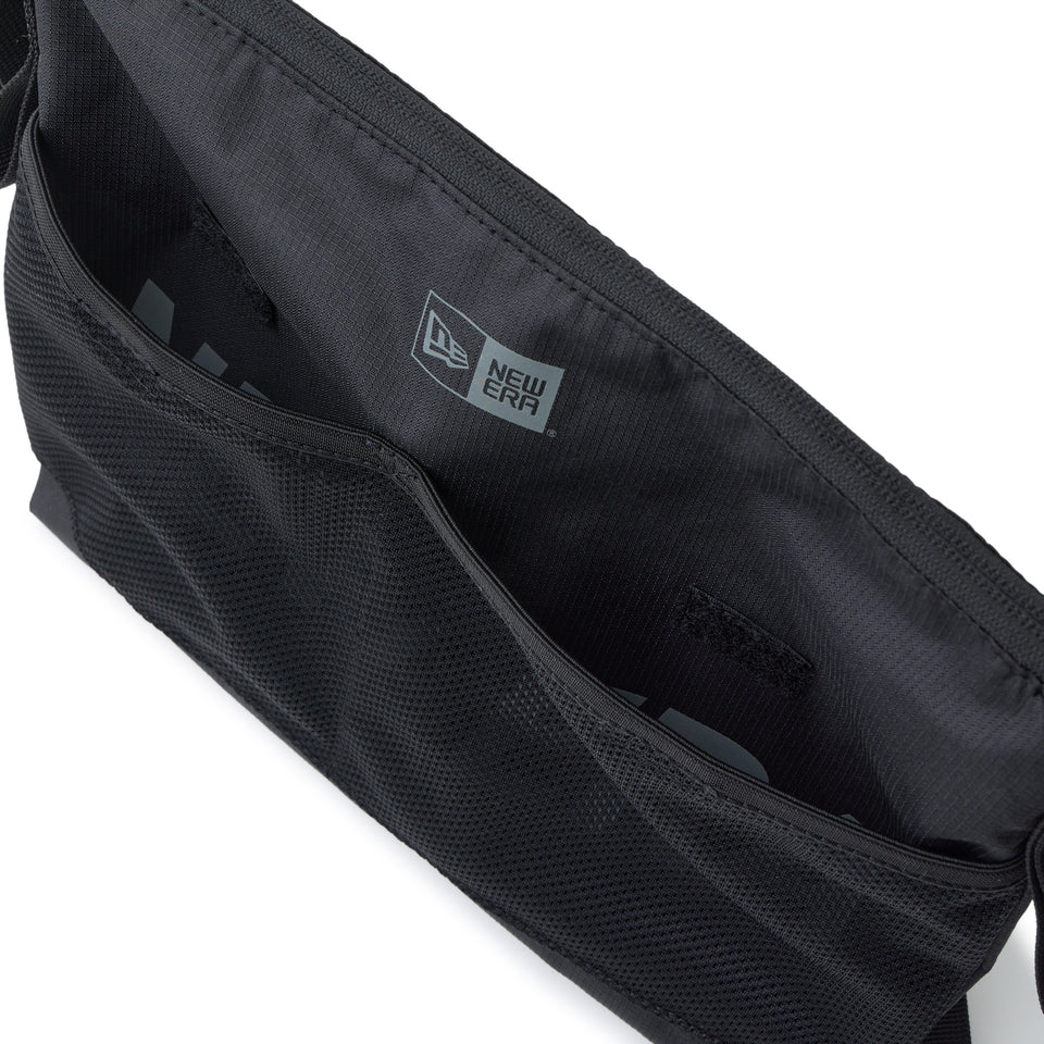 サコッシュ 2.5L NEW ERAロゴ ブラック | NEW ERA ニューエラ公式オンラインストア