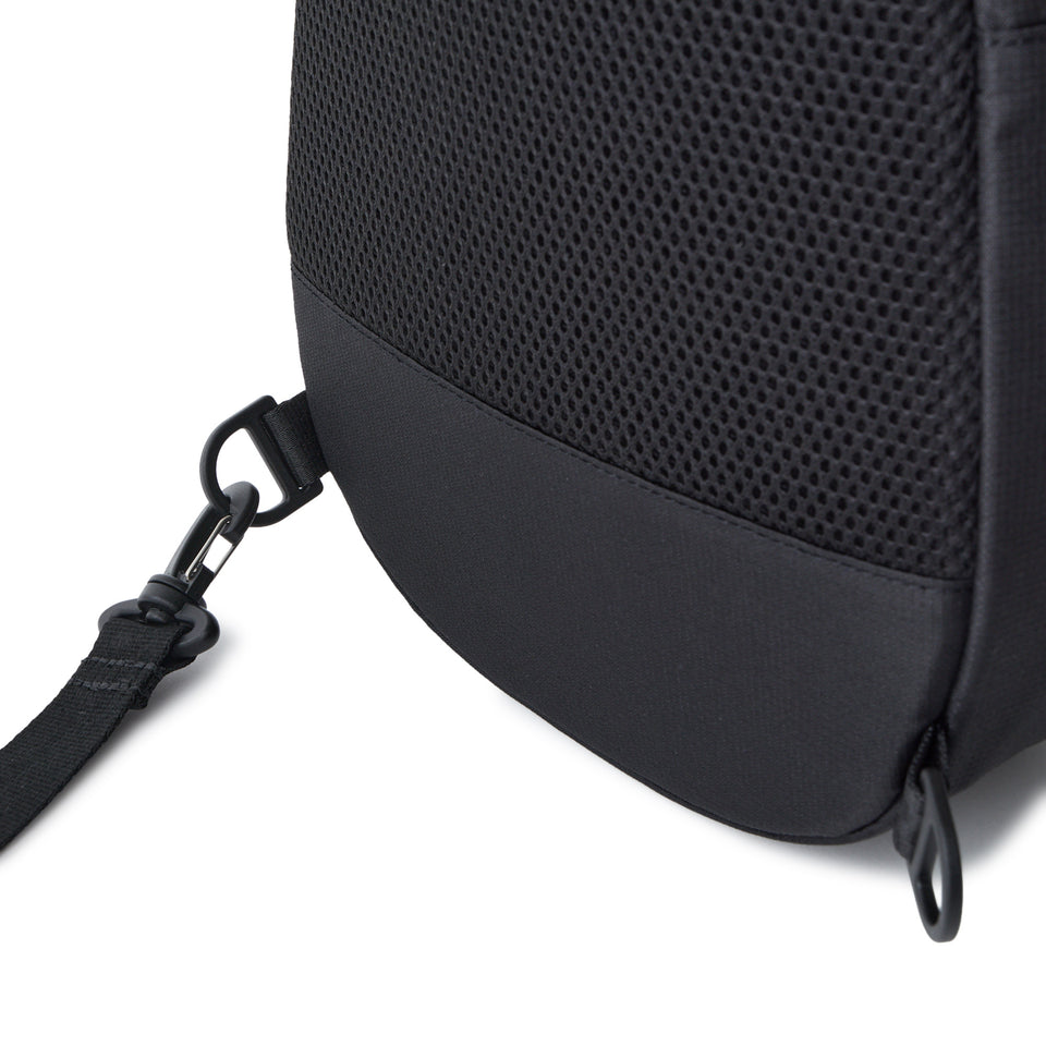 RESmildiv＊ブラック ボディバッグ＊調整可能ストラップ クロスボディバッグ CORDURA ワンショルダーストラップ SLINGPACK