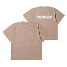 半袖 ユーティリティー オーバーサイズド　Tシャツ Wordmark Logo アッシュブラウン | アウトドア