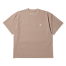 半袖 ユーティリティー オーバーサイズド　Tシャツ Archive Logo アッシュブラウン | アウトドア | NEW ERA ニューエラ公式オンラインストア