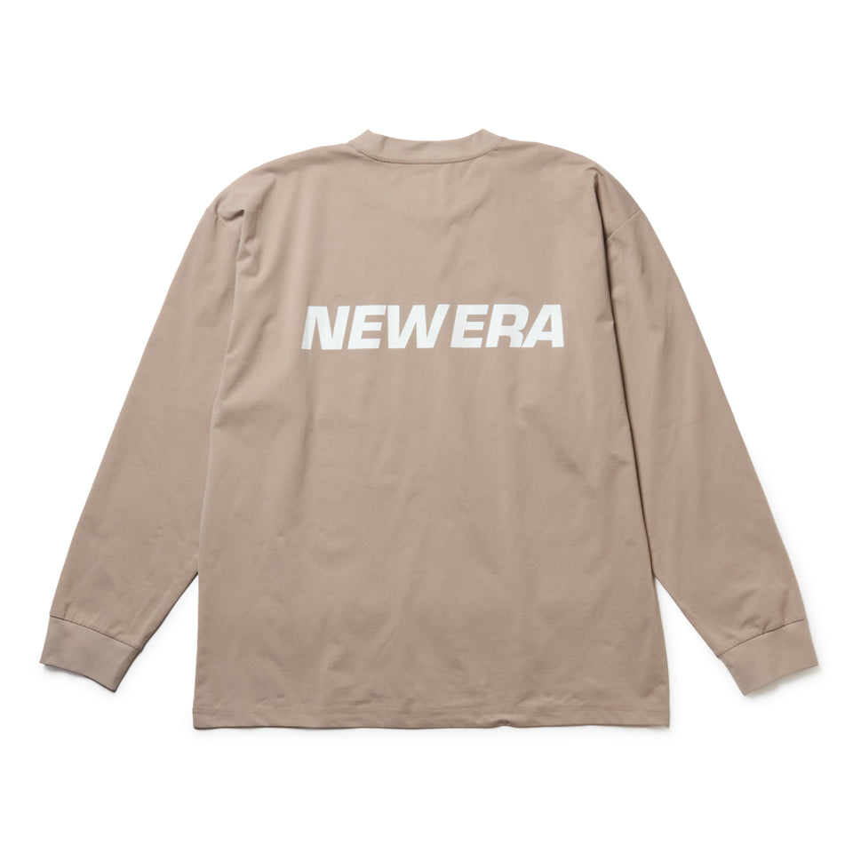 長袖 ユーティリティー オーバーサイズド　Tシャツ Wordmark Logo アッシュブラウン | アウトドア | NEW ERA ニューエラ公式オンラインストア