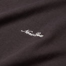 半袖 ウォッシュド コットン Tシャツ Classic Script Logo スミクロ | NEW ERA ニューエラ公式オンラインストア