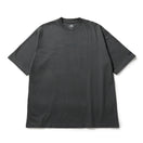 半袖 オーバーサイズド コットン Tシャツ Zoom Up Logo グラファイト | NEW ERA ニューエラ公式オンラインストア