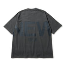 半袖 オーバーサイズド コットン Tシャツ Zoom Up Logo グラファイト | NEW ERA ニューエラ公式オンラインストア