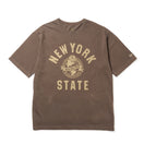 半袖 ガーメントダイ コットン Tシャツ College Logo ブラウン | NEW ERA ニューエラ公式オンラインストア