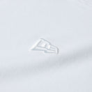 半袖 コットン Tシャツ Flag Logo Mini レイズドフラッグ刺繍 ホワイト | NEW ERA ニューエラ公式オンラインストア