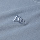 半袖 コットン Tシャツ Flag Logo Mini レイズドフラッグ刺繍 スレート | NEW ERA ニューエラ公式オンラインストア