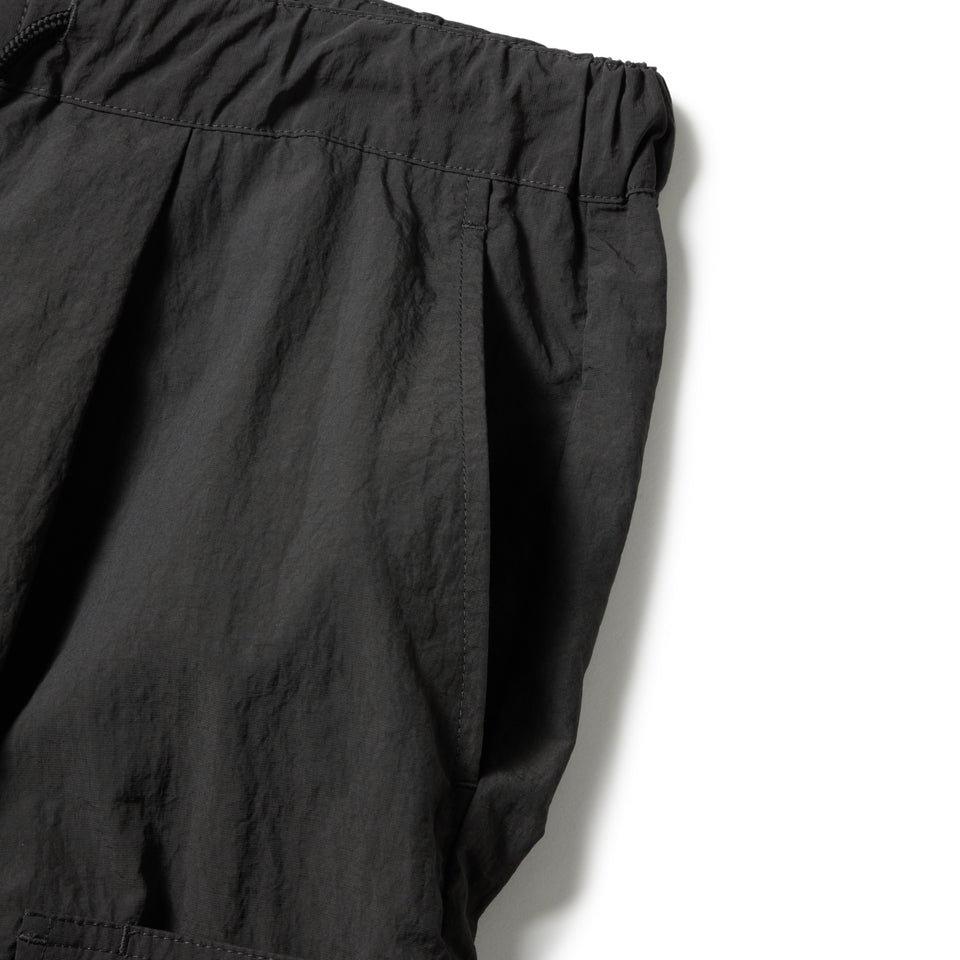 デタッチャブル ナイロン 2WAY カーゴ パンツ チャコール | NEW ERA ニューエラ公式オンラインストア
