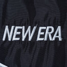 ウィンド フーディージャケット パイピング ブラック/ホワイト | パフォーマンスアパレル - 14861195 - S | NEW ERA ニューエラ公式オンラインストア