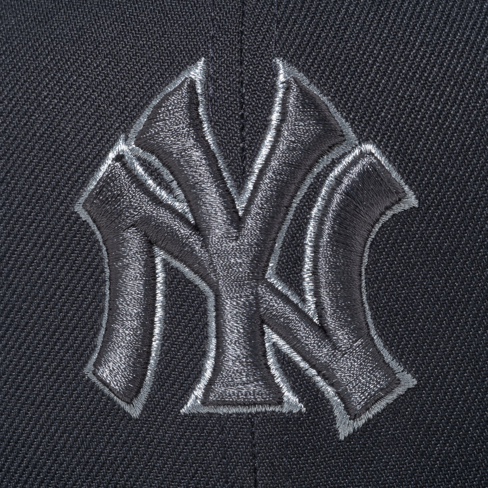 59FIFTY ニューヨーク・ヤンキース Happy Holidays グラファイト