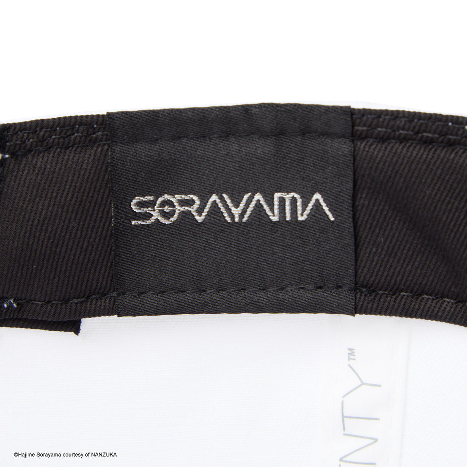 9TWENTY HAJIME SORAYAMA NEロゴ メタリック ホワイト ゴールド | NEW ERA ニューエラ公式オンラインストア