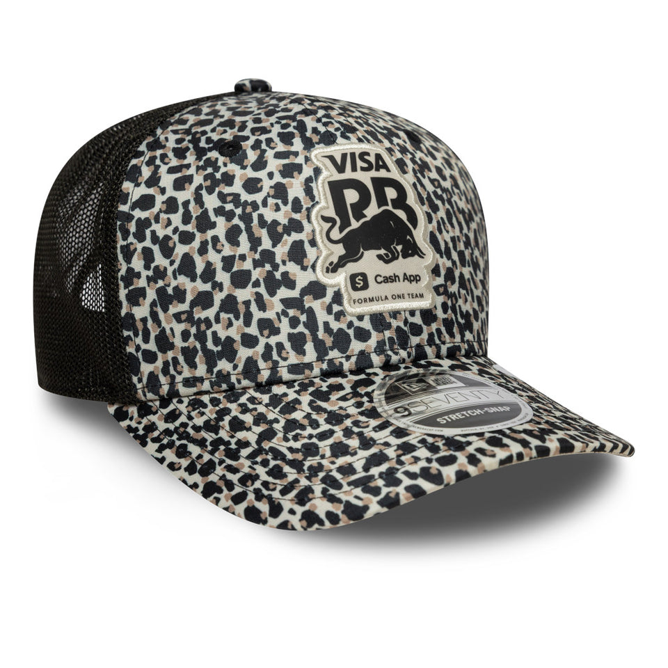 9SEVENTY ストレッチスナップ トラッカー Visa Cash App Racing Bulls F1 Team ビザ・キャッシュアップ・レーシングブルズF1チーム レオパード ストーン | NEW ERA ニューエラ公式オンラインストア