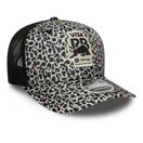 9SEVENTY ストレッチスナップ トラッカー Visa Cash App Racing Bulls F1 Team ビザ・キャッシュアップ・レーシングブルズF1チーム レオパード ストーン | NEW ERA ニューエラ公式オンラインストア
