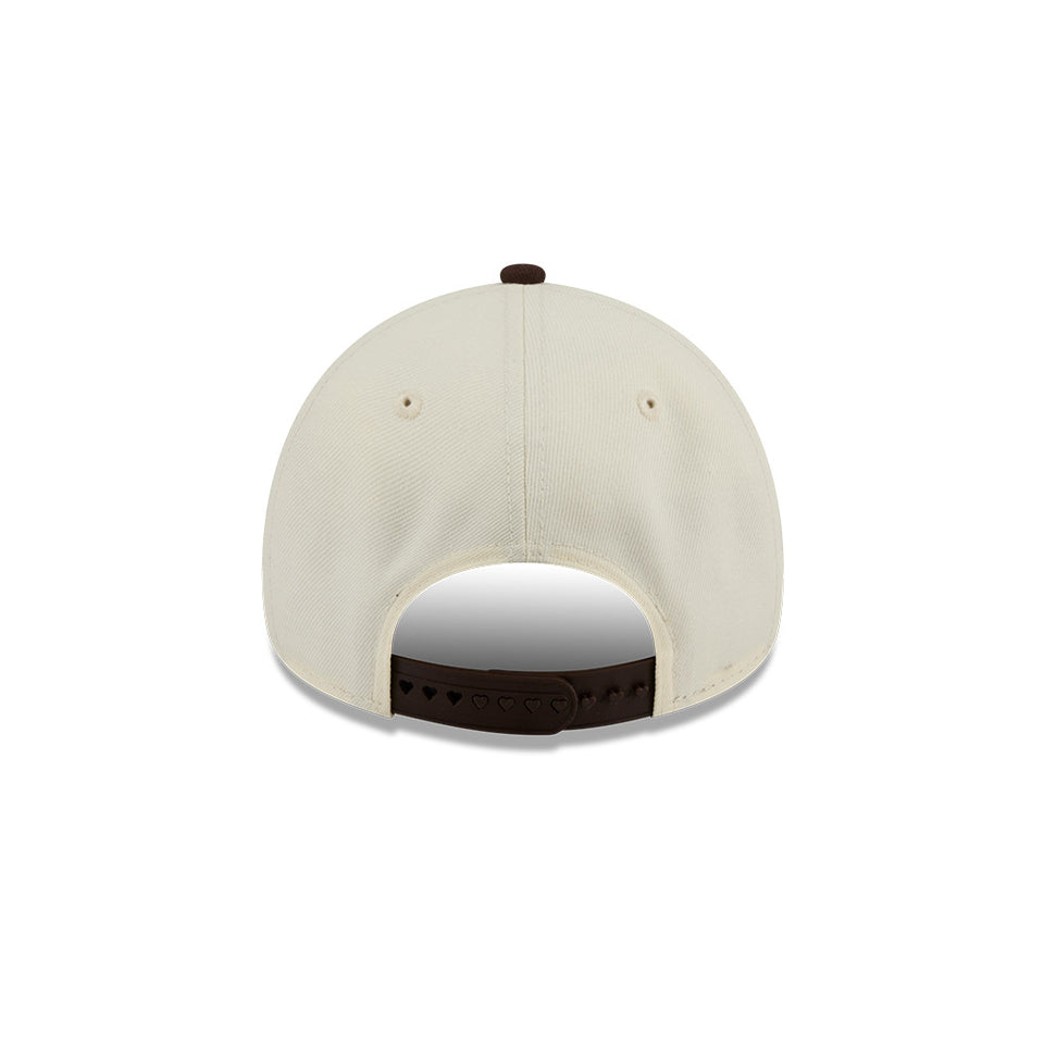 9FORTY A-Frame City Script サンディエゴ・パドレス クロームホワイト ブラウンバイザー | NEW ERA ニューエラ公式オンラインストア