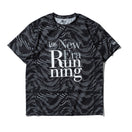 半袖 テックTシャツ New Era Running タイガーストライプカモ ブラック | パフォーマンスアパレル ランニング