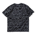 半袖 テックTシャツ New Era Running タイガーストライプカモ ブラック | パフォーマンスアパレル ランニング