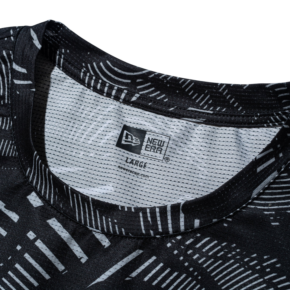 半袖 テックTシャツ New Era Running タイガーストライプカモ ブラック | パフォーマンスアパレル ランニング