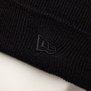 ベーシック カフニット レイズド フラッグロゴ ブラック | NEW ERA ニューエラ公式オンラインストア