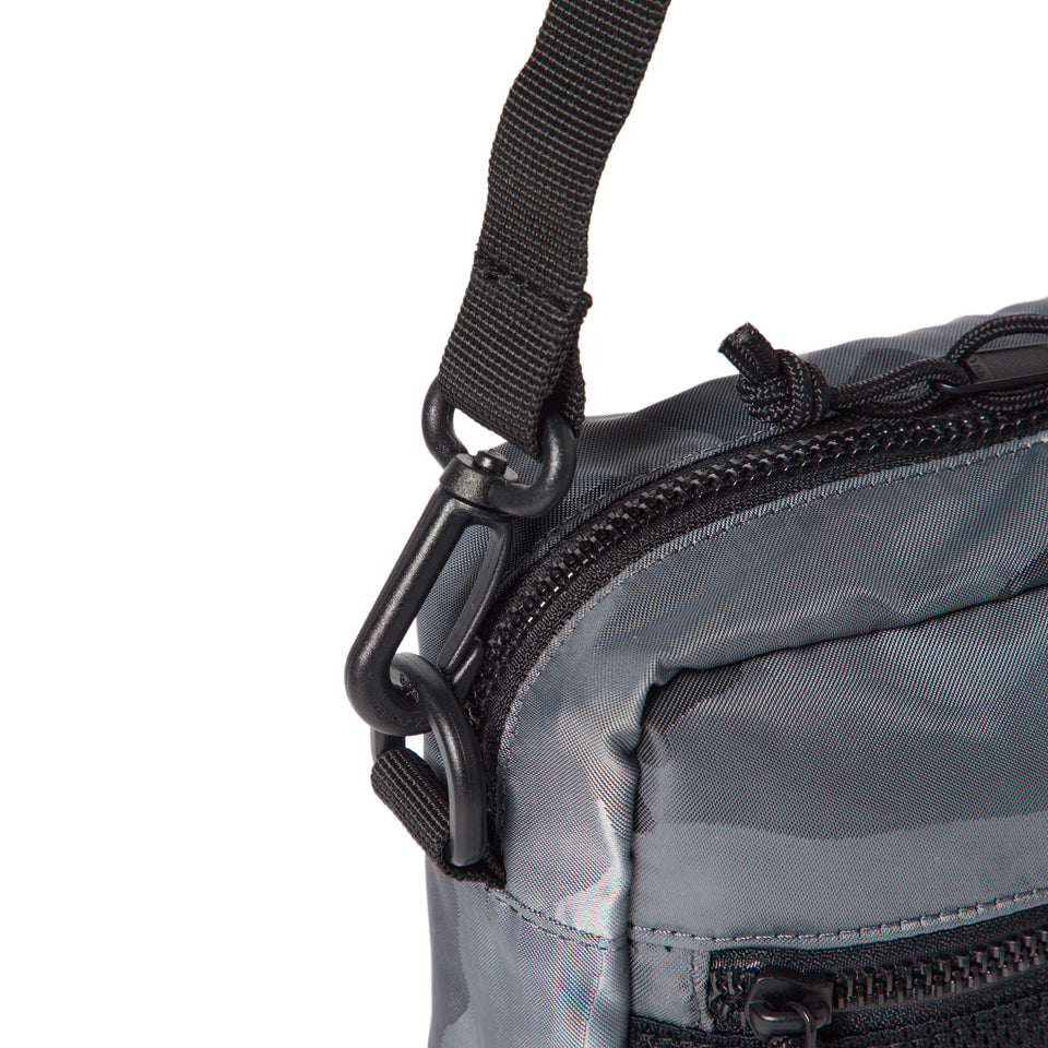 ショルダーポーチ ラージ 2L ジャカードカモ グレー | NEW ERA ニューエラ公式オンラインストア