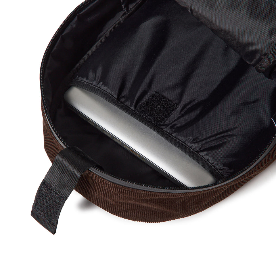 ライトパック 27L コーデュロイ ウォルナット | NEW ERA ニューエラ公式オンラインストア