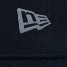 キッズ Youth 半袖 テック Tシャツ Old English ブラック | パフォーマンスアパレル | NEW ERA ニューエラ公式オンラインストア