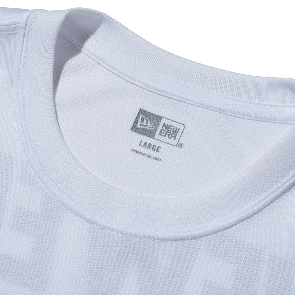 半袖 テック Tシャツ　Rear Archive ホワイト レギュラーフィット | パフォーマンスアパレル | NEW ERA ニューエラ公式オンラインストア