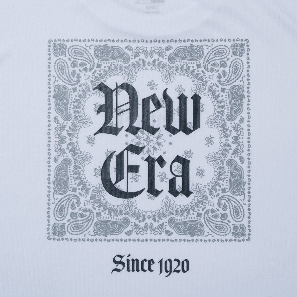 半袖 テック Tシャツ Old English ホワイト レギュラーフィット | パフォーマンスアパレル | NEW ERA ニューエラ公式オンラインストア