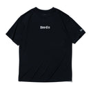 半袖 テック Tシャツ Old English ブラック レギュラーフィット | パフォーマンスアパレル | NEW ERA ニューエラ公式オンラインストア