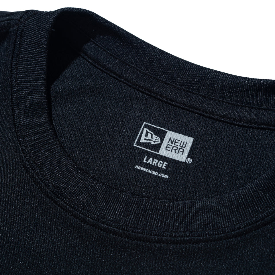 半袖 テック Tシャツ Old English ブラック レギュラーフィット | パフォーマンスアパレル | NEW ERA ニューエラ公式オンラインストア